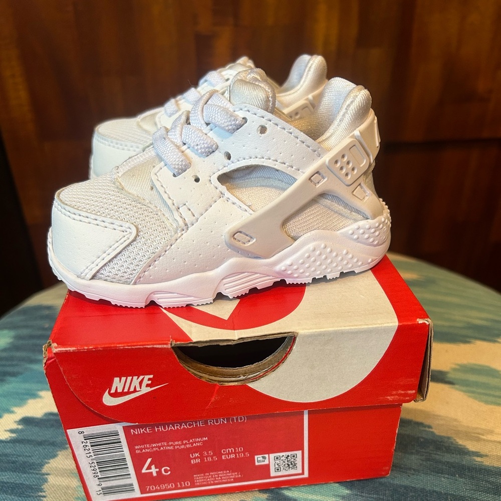 Nike baby shoes 4 c